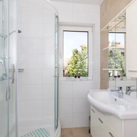 Nino3 Mit Balkon By Interhome