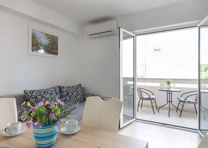 Nino3 Mit Balkon By Interhome *