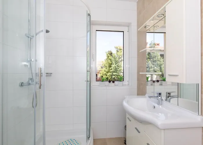 Nino3 Mit Balkon By Interhome